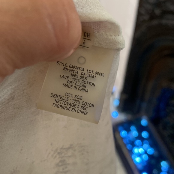 Elie Tahari Lindy Floral Print Silk Cold Shoulder Pull On Blouse / Shirt / Top. - Picture 10 of 10